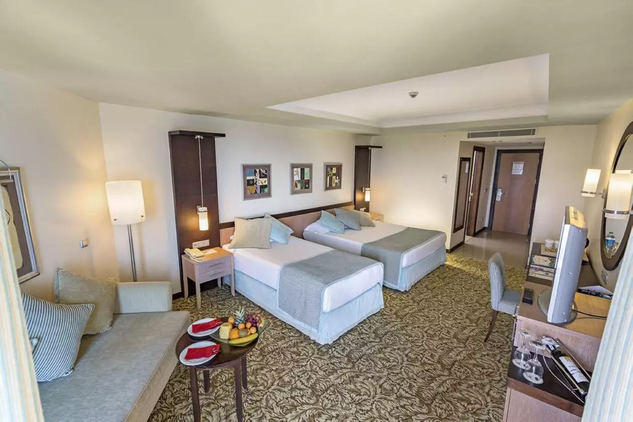 ROYALWING_SHABAVIZ (35).jpg